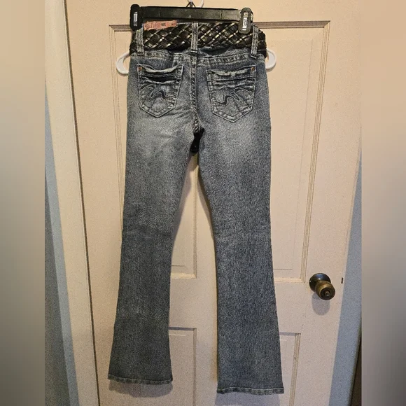 Women's Wall Flower Blue Jeans with Belt - Picture 2 of 7